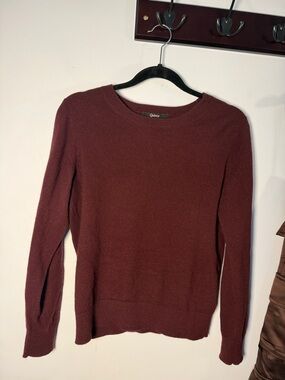Quince Women's Burgundy 100% cashmere Crewneck Sweater